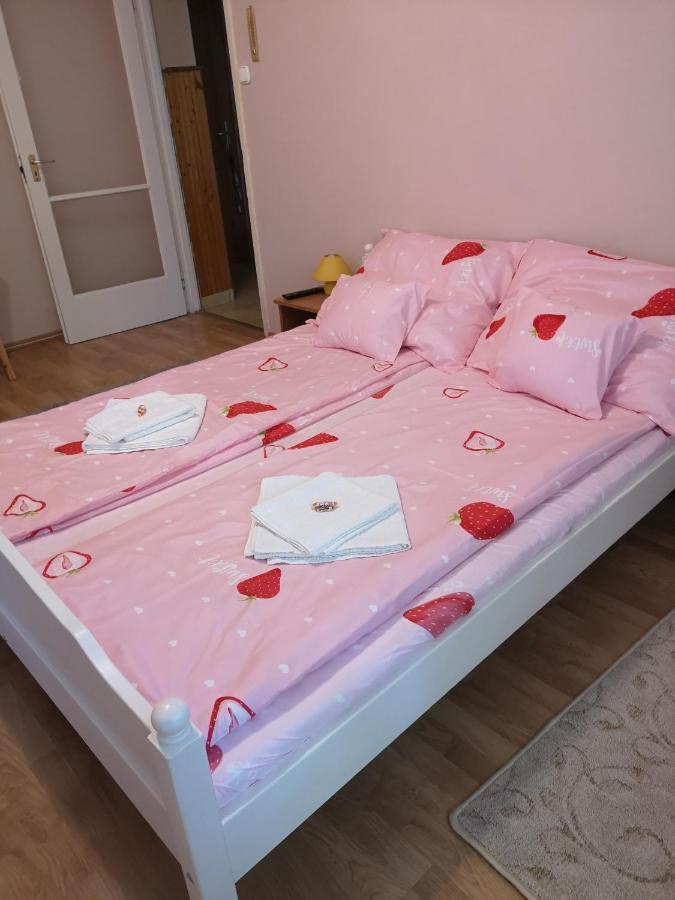 Natasa Apartman Oroshaza Exterior photo
