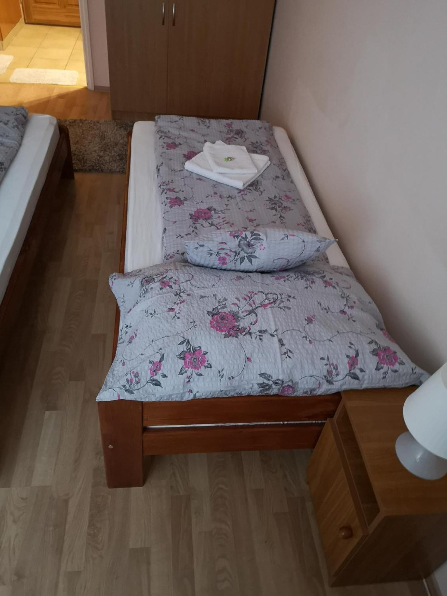 Natasa Apartman Oroshaza Exterior photo