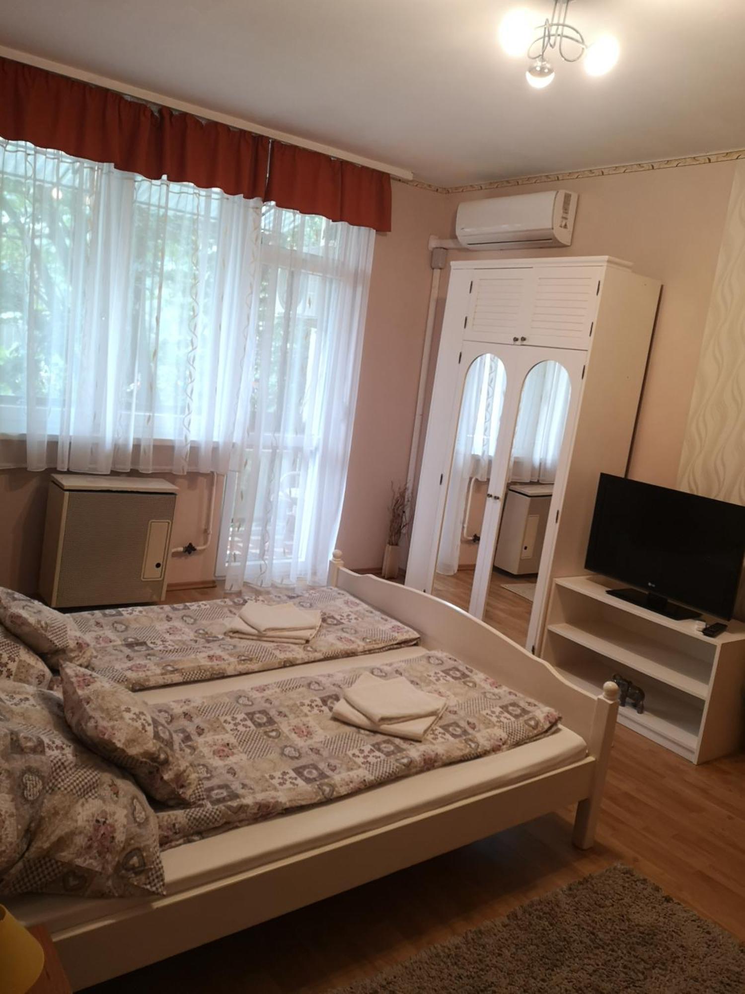 Natasa Apartman Oroshaza Exterior photo