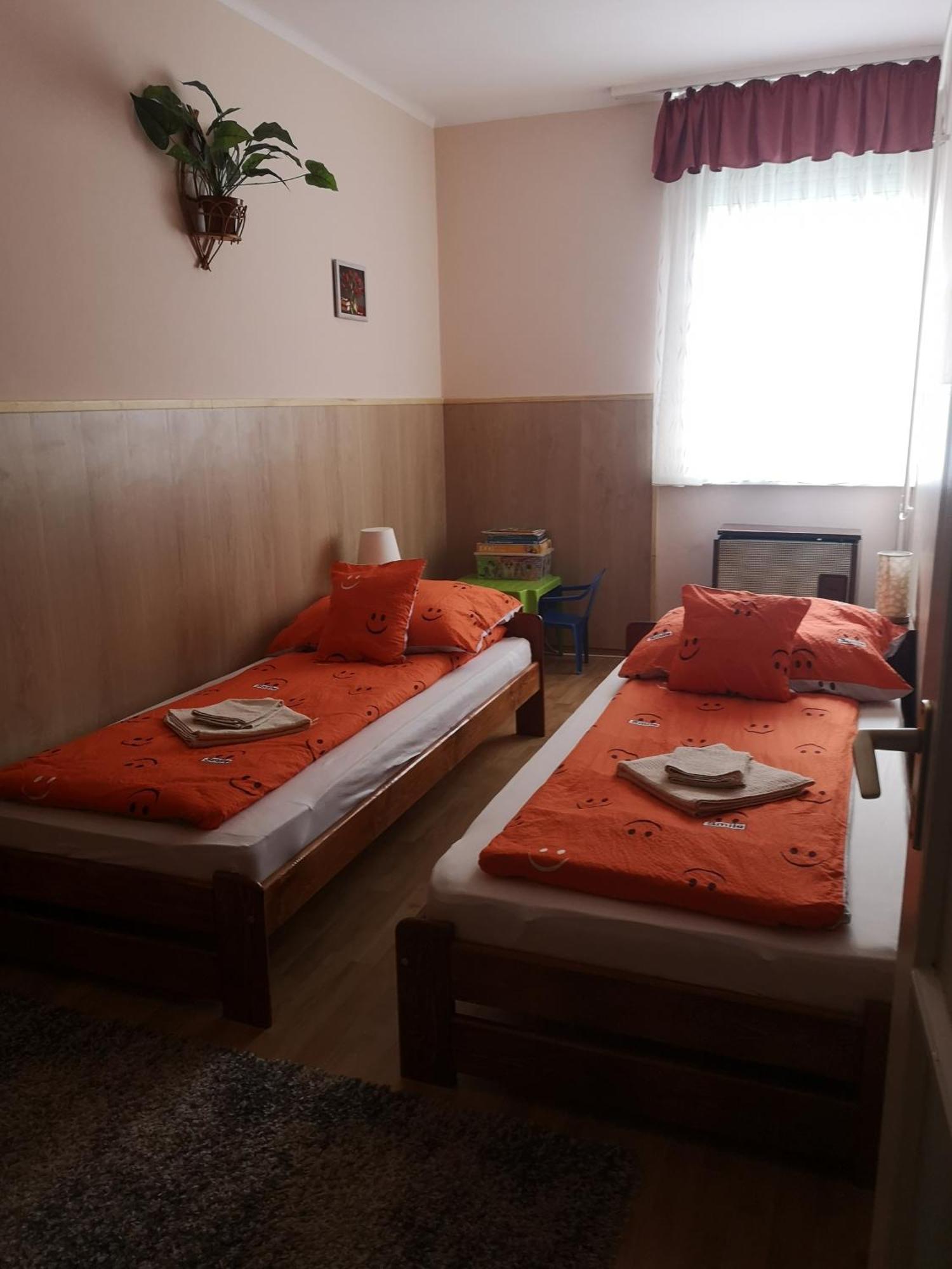 Natasa Apartman Oroshaza Exterior photo